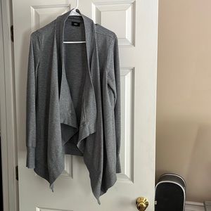 Women’s Mossimo grey tunic sweater. Size medium